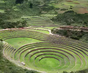 Vista completa de Moray en el tour en cuatrimotos con History Adventure
