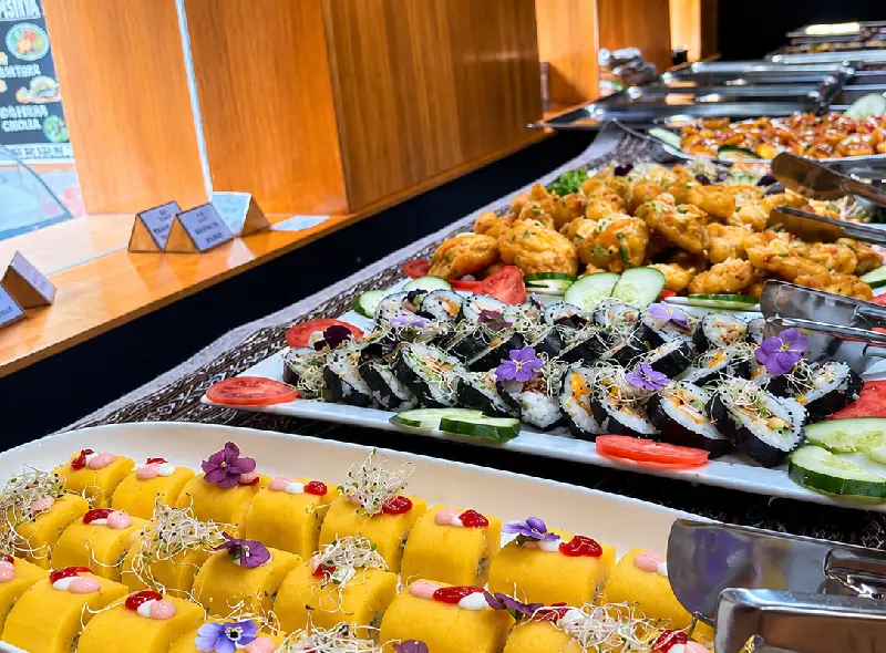 Almuerzo buffet incluido durante el tour Montaña de 7 Colores desde Cusco